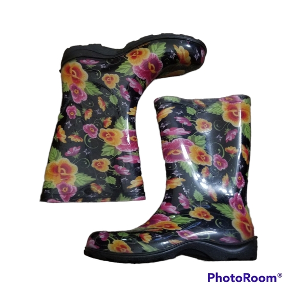 Sloggers Shoes - New Without Tags Sloggers Black Pansy Floral Print Rain Garden Boots Women's 7M